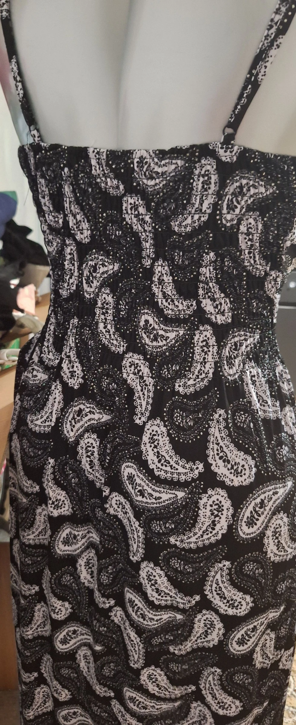 Vestido largo con escote ajustado – photo 5